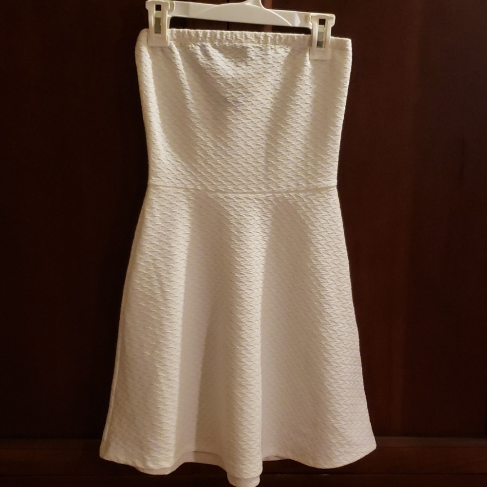 Strapless minidress